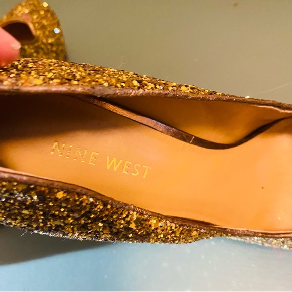 Nine West Gold Glitter Leopard Platform Drag Pumps - Picture 12 of 12